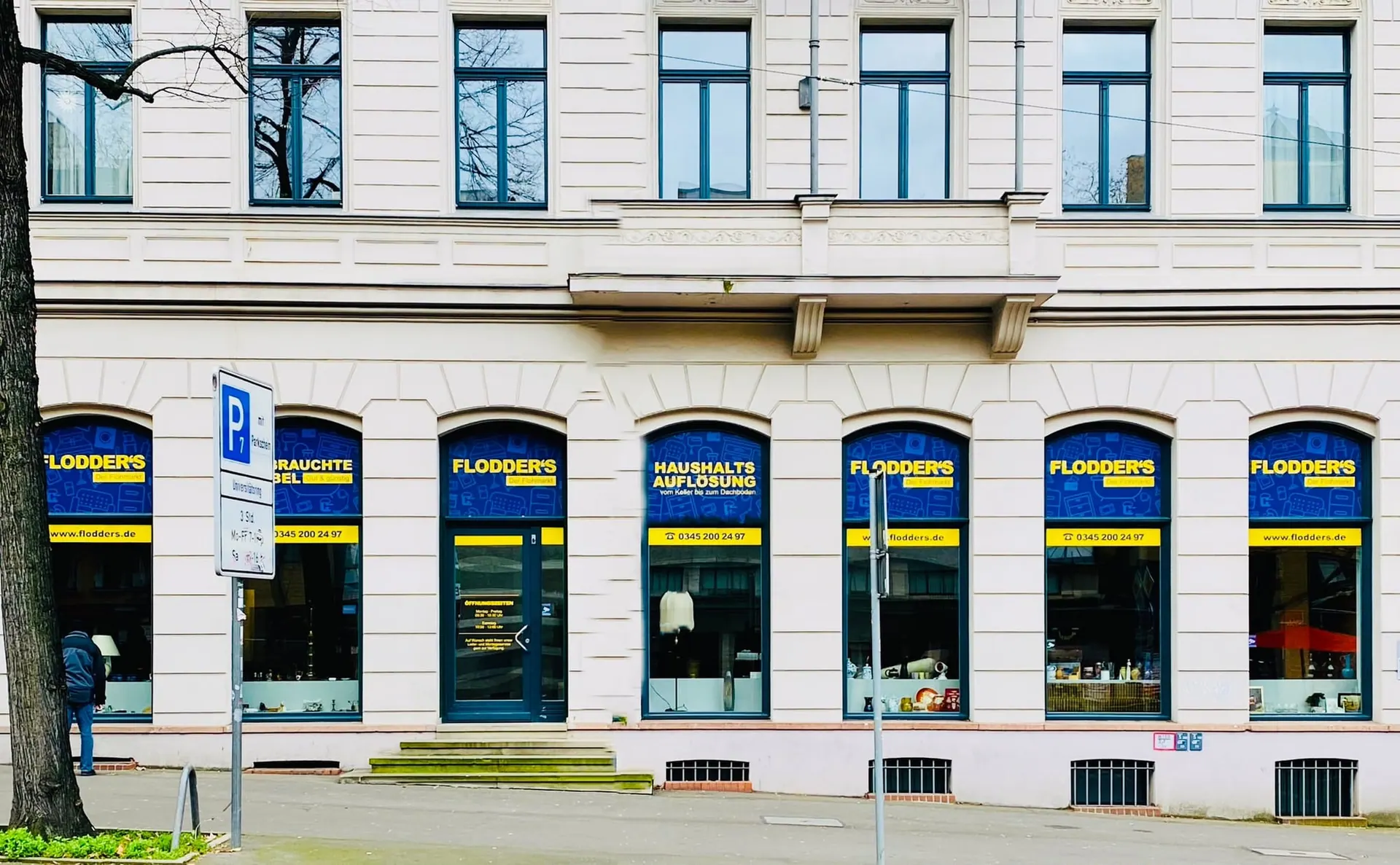 Ladengeschäft von Flodder's am Universitätsring 11 in Halle (Saale) mit Schaufenstern, Beschriftung und Eingang